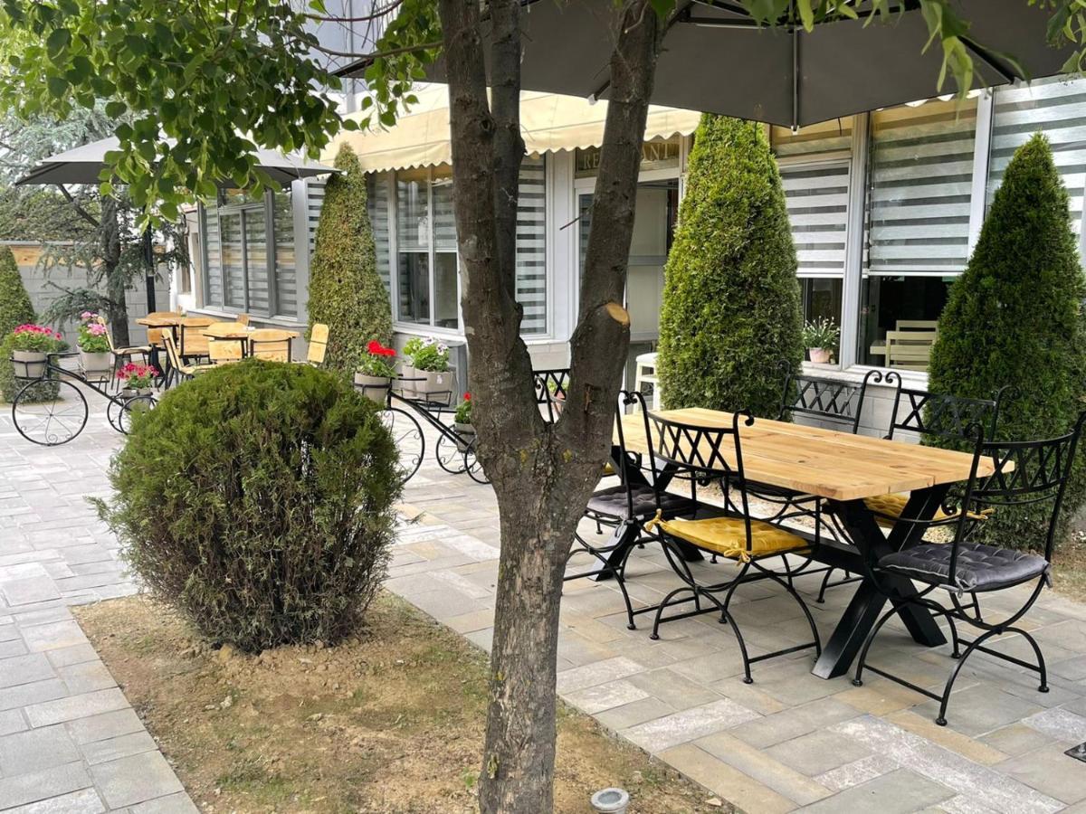 Hotel Edea Корча Экстерьер фото