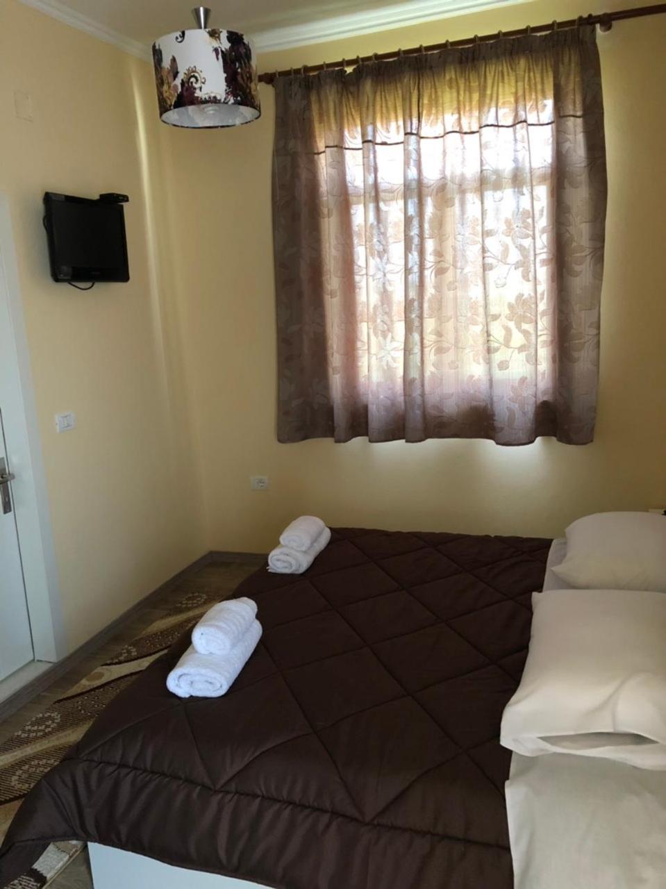 Hotel Edea Корча Экстерьер фото