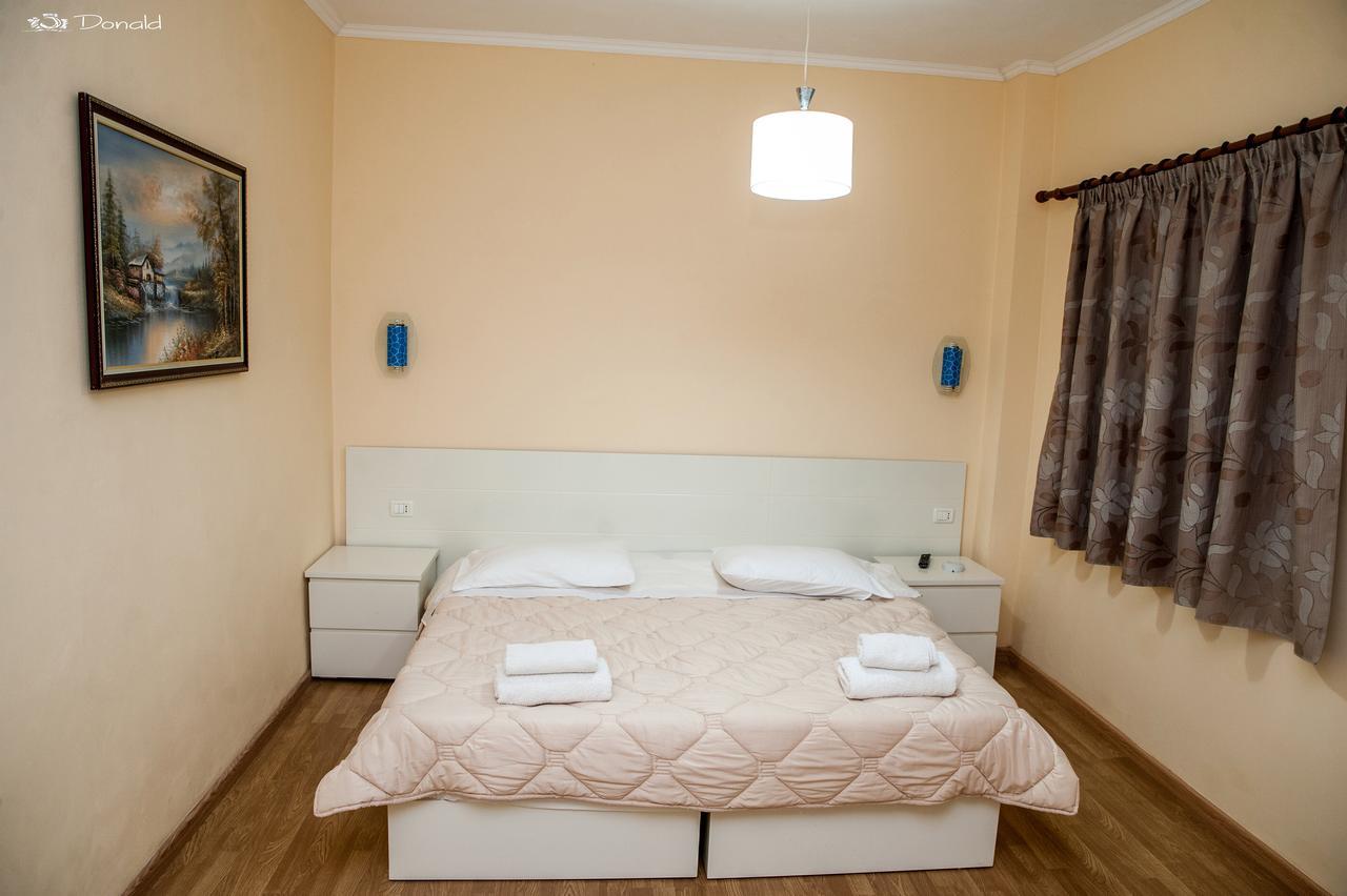 Hotel Edea Корча Экстерьер фото