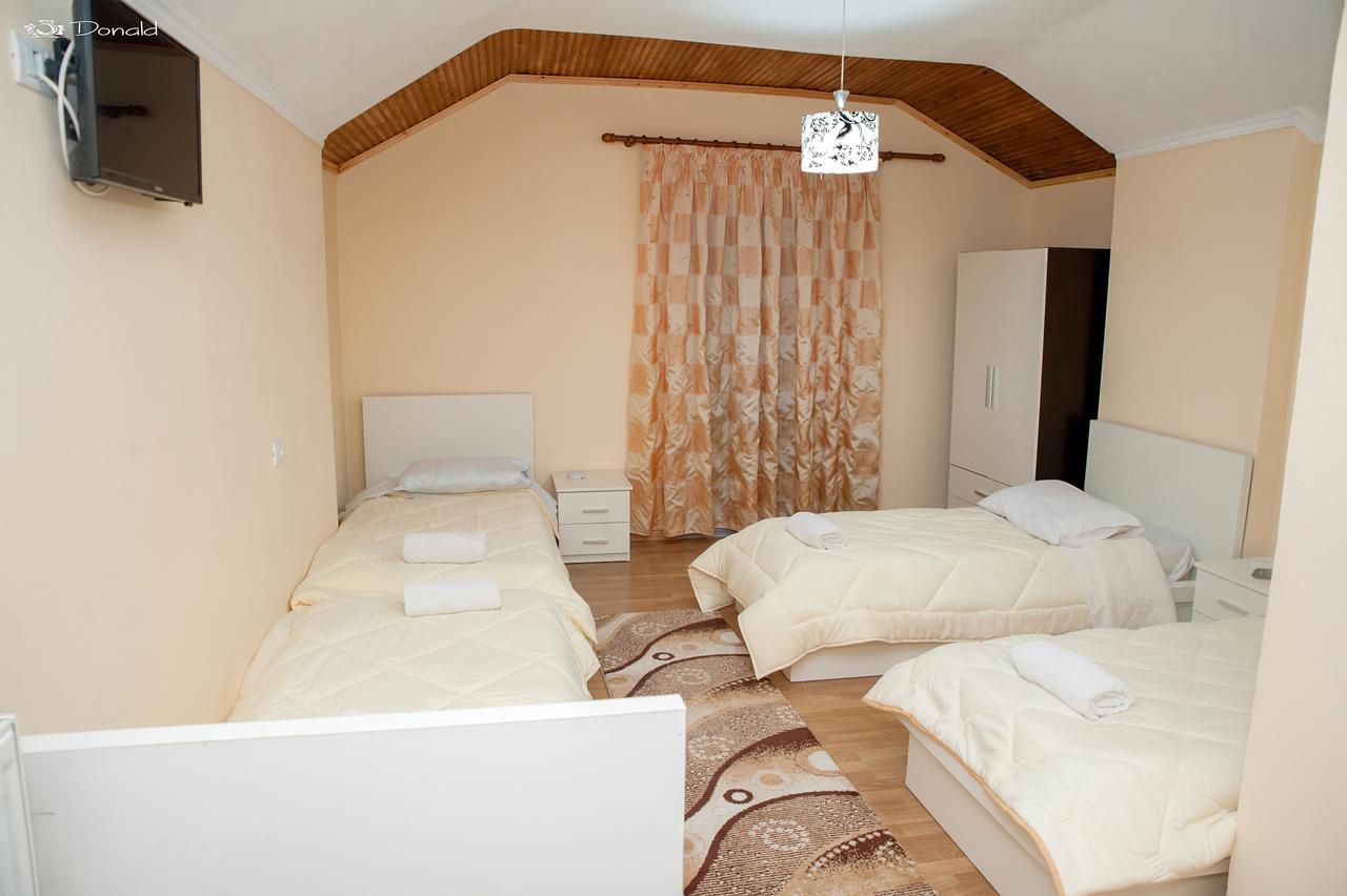Hotel Edea Корча Экстерьер фото