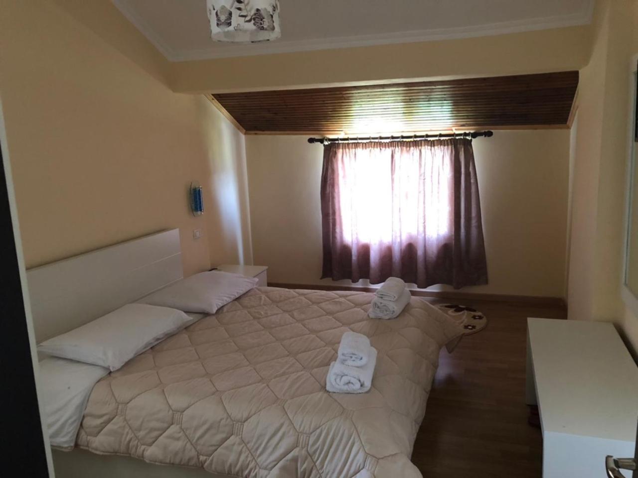 Hotel Edea Корча Экстерьер фото
