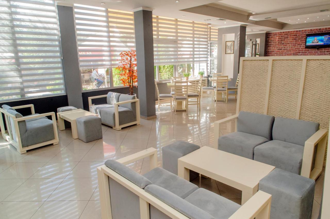 Hotel Edea Корча Экстерьер фото