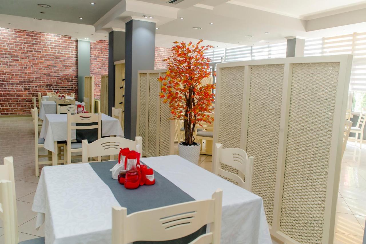 Hotel Edea Корча Экстерьер фото